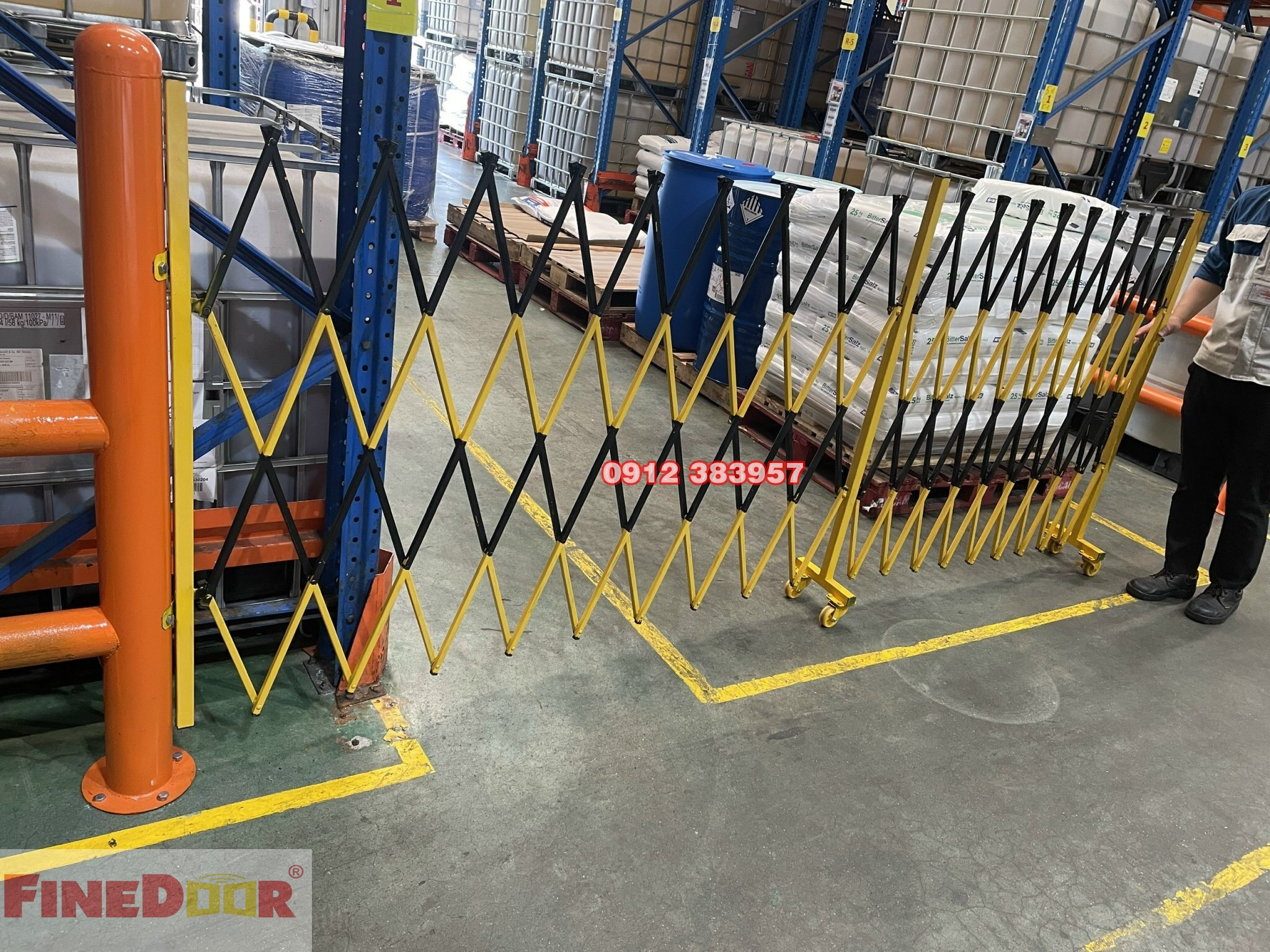 Hàng rào xếp 2 màu xen kẻ